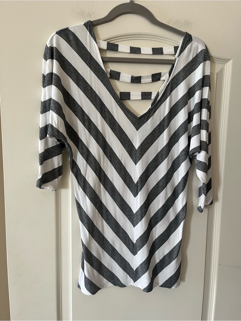 White House Black Market Shimmery White & Gray Striped V-Neck Top Size Medium